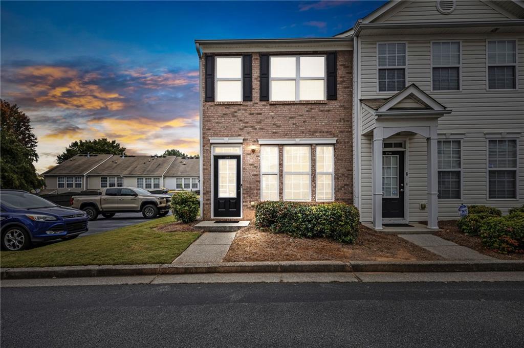 2707 Heathrow Drive