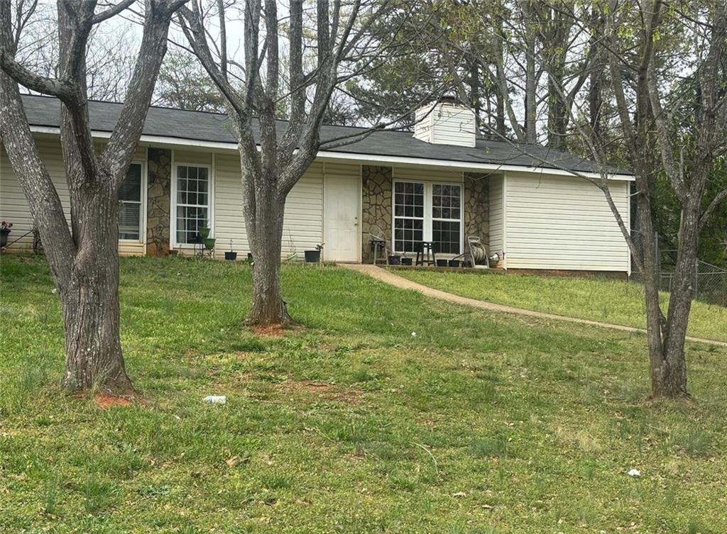 421 423 Booth Circle SW