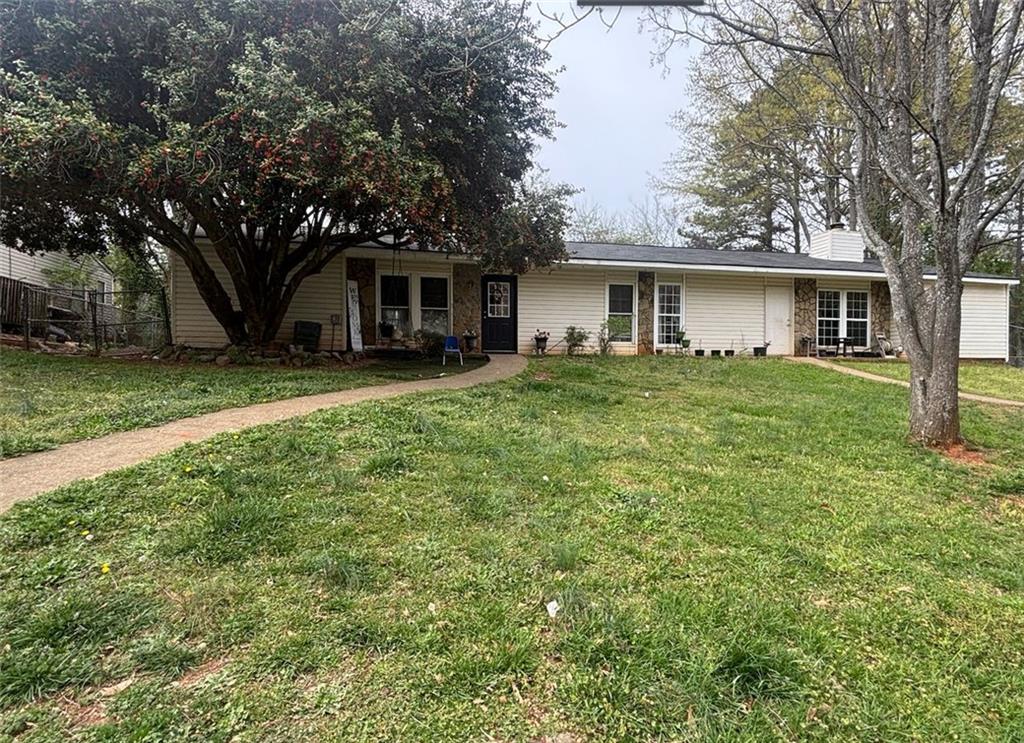 421 423 Booth Circle SW