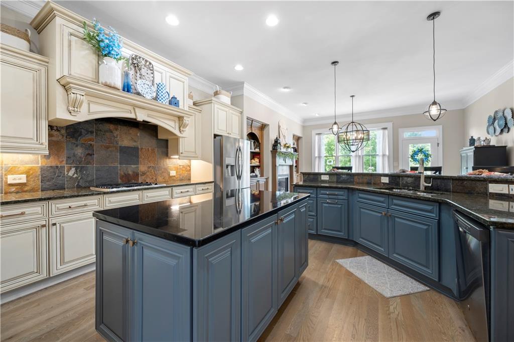 1741 Hickory Path Way