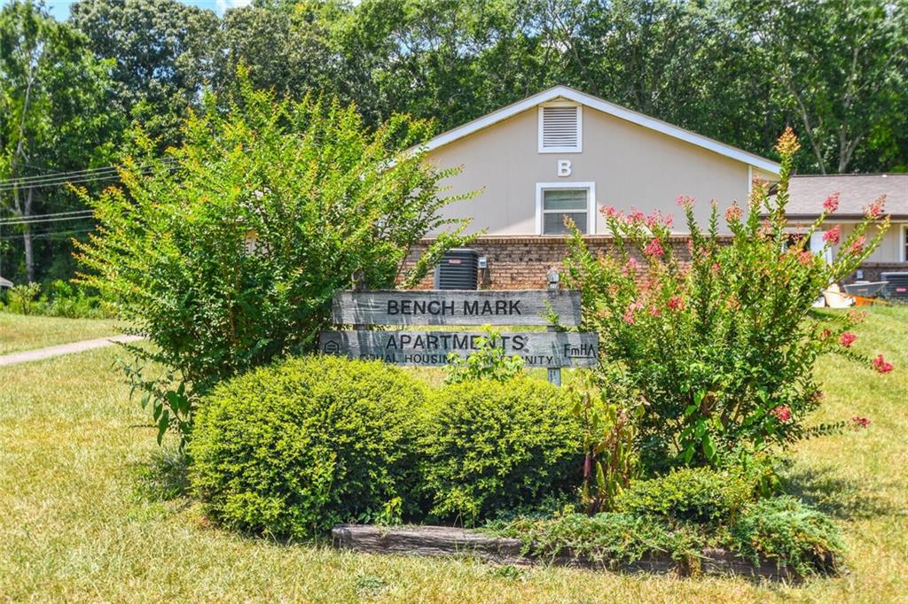 1482 Waverly Way