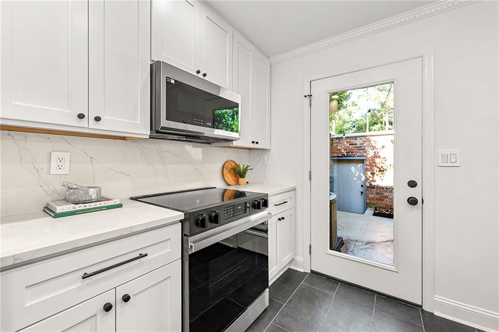 1498 Leafmore Place