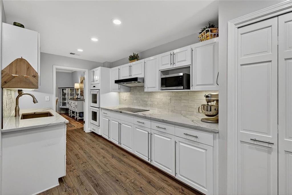 36 Willow Glen NE