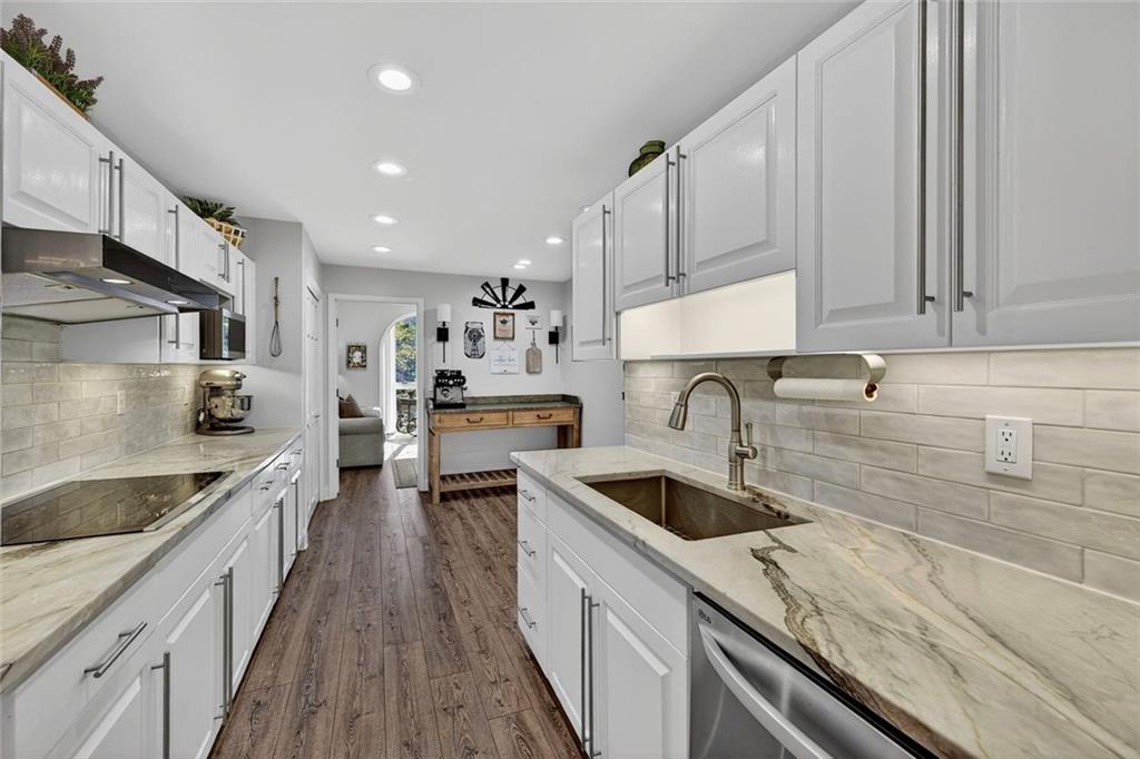 36 Willow Glen NE