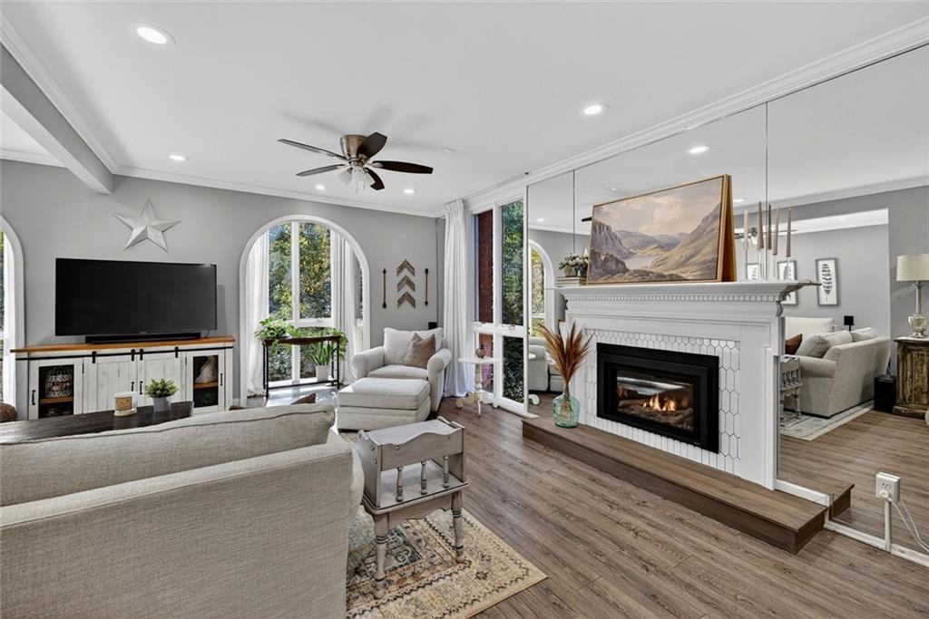 36 Willow Glen NE