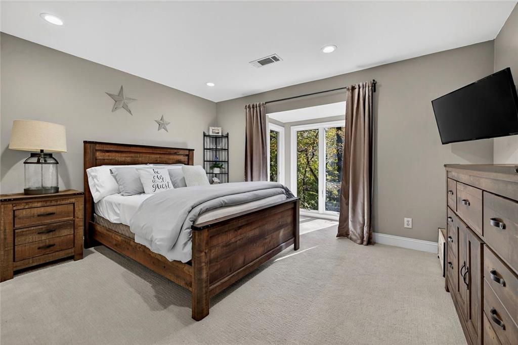 36 Willow Glen NE