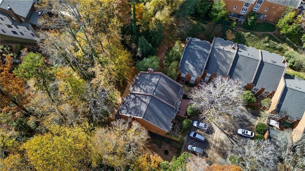 36 Willow Glen NE