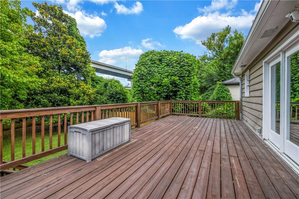 1008 LINDRIDGE Drive NE