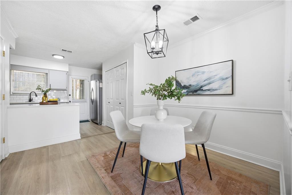 6727 Trafalger Square