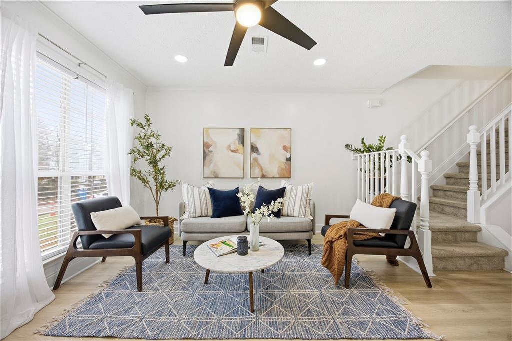 6727 Trafalger Square