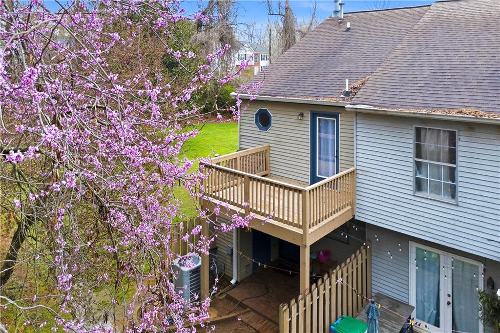 6727 Trafalger Square