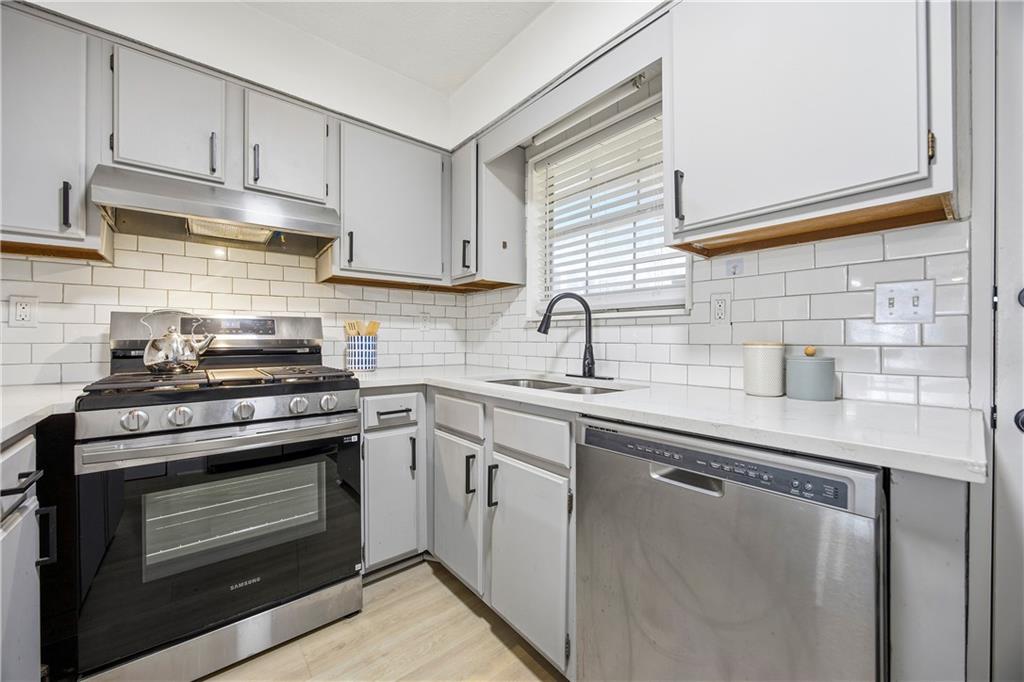 6727 Trafalger Square