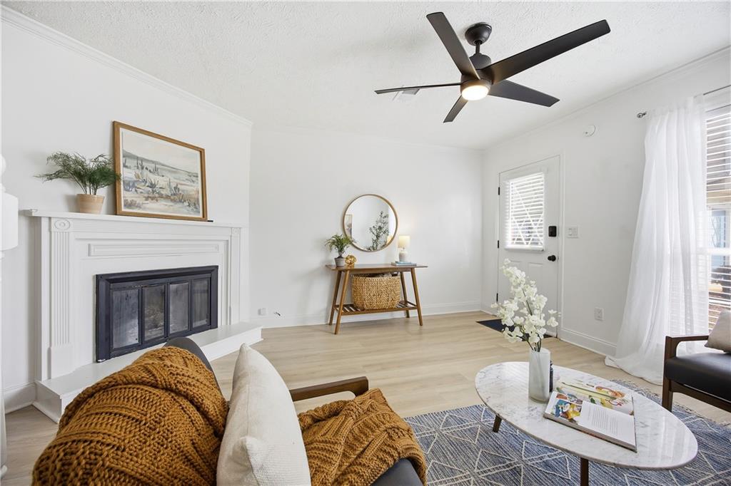 6727 Trafalger Square