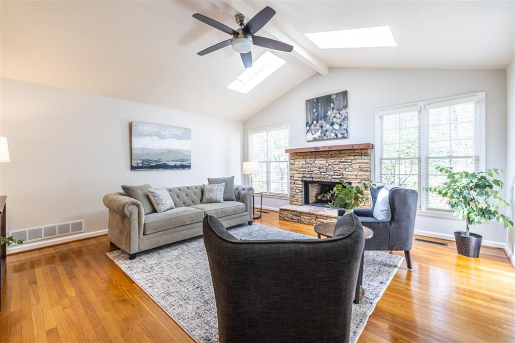 868 Scott Circle