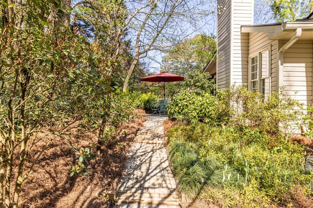 868 Scott Circle