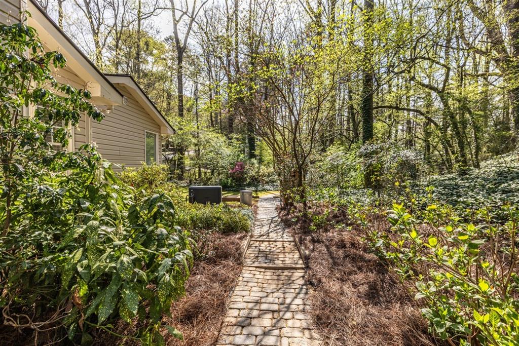 868 Scott Circle