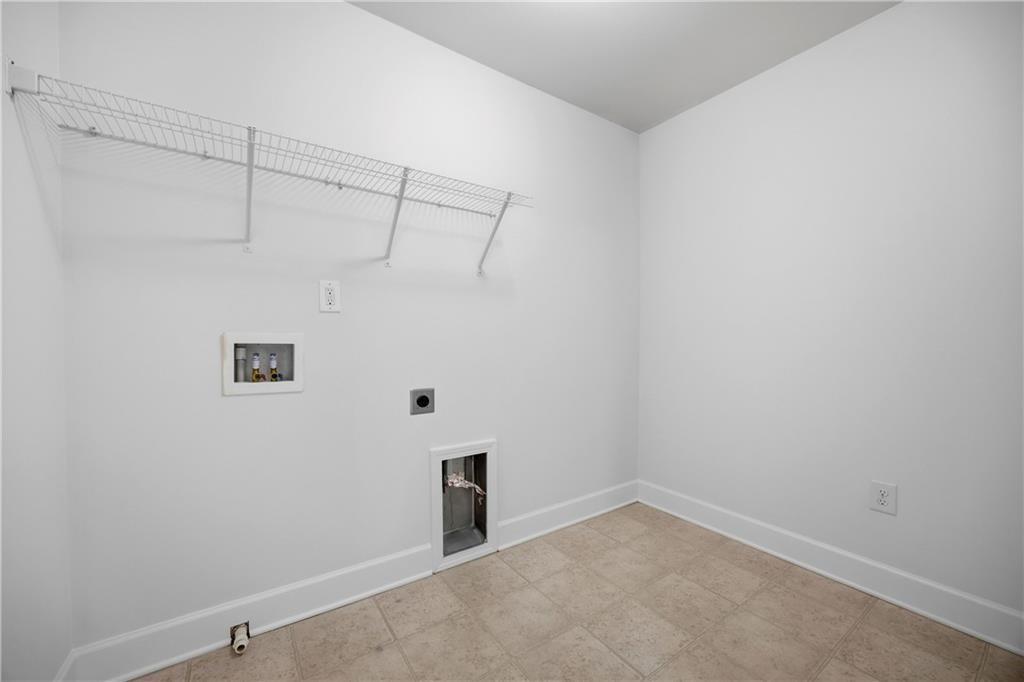 734 Binkley Walk
