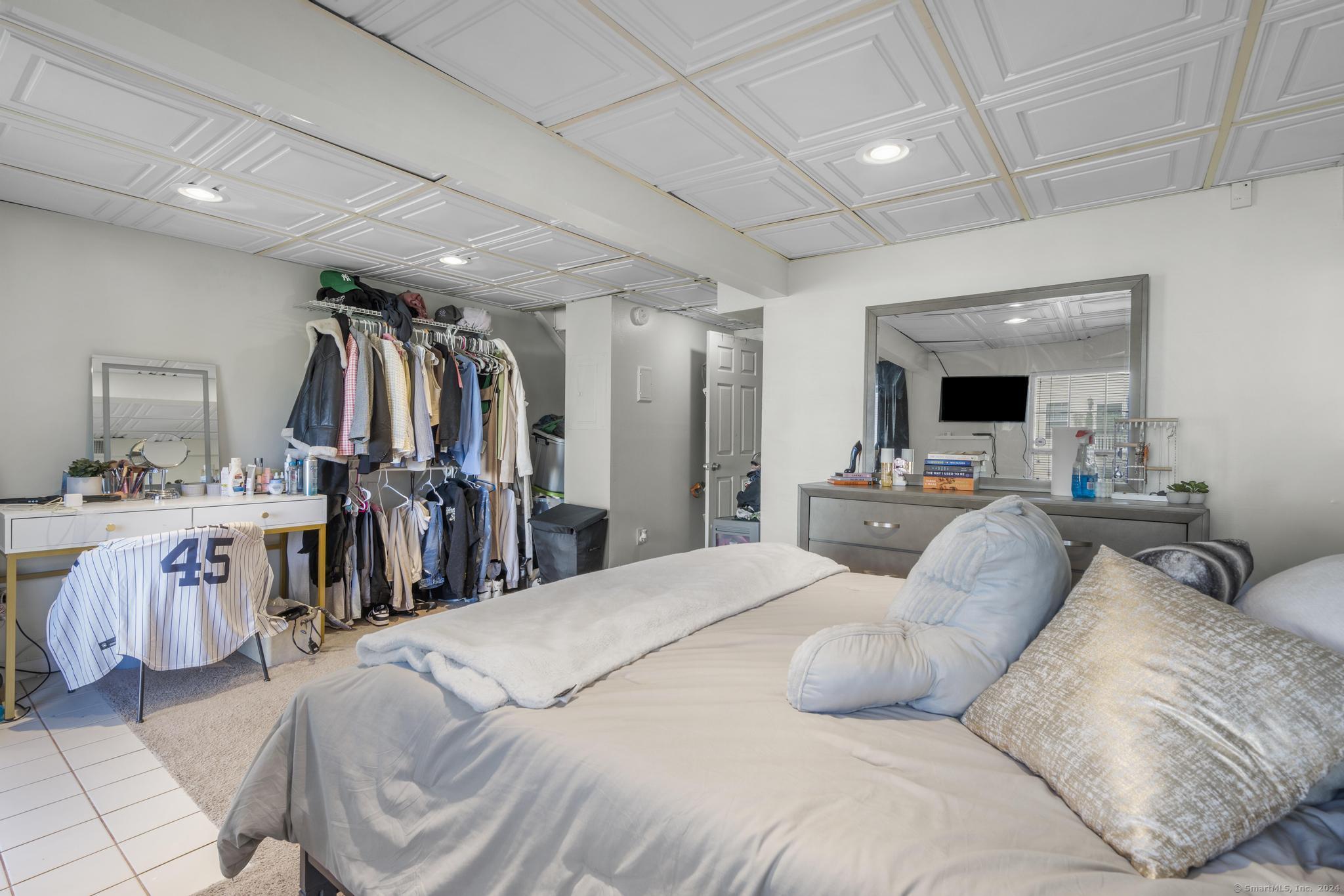 229 Branford Road 433