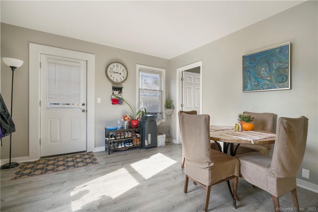 97 Ivy Street 1st floor