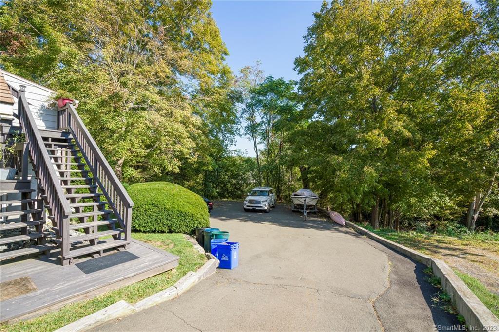 97 Ivy Street 1st floor