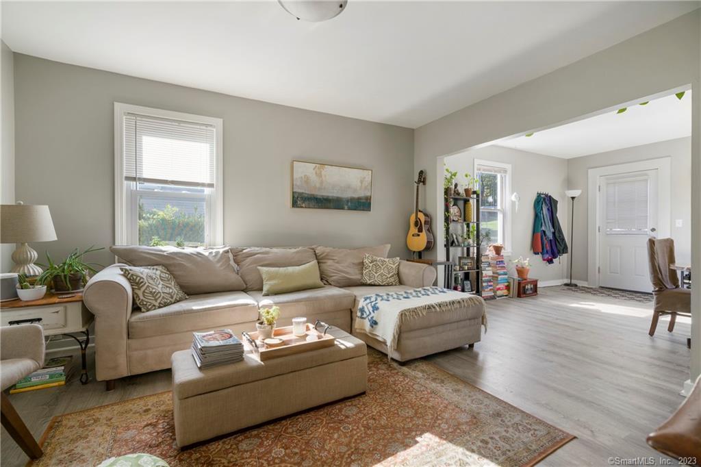 97 Ivy Street 1st floor