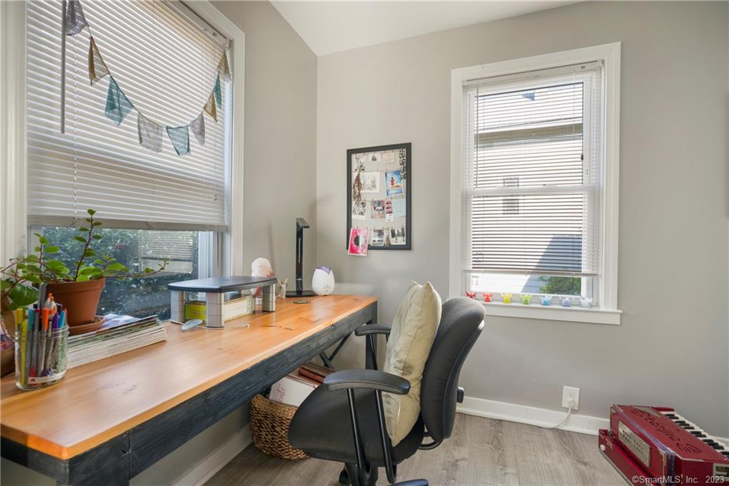 97 Ivy Street 1st floor