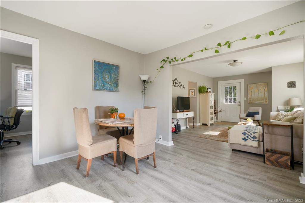 97 Ivy Street 1st floor