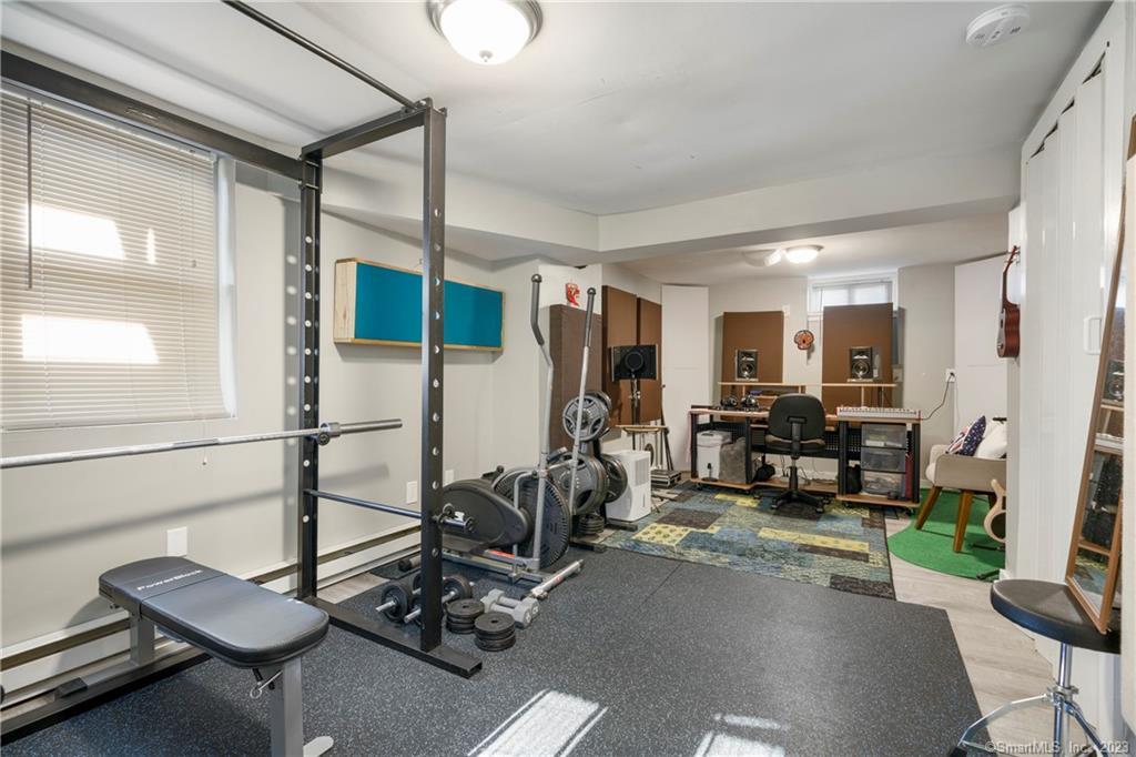 97 Ivy Street 1st floor