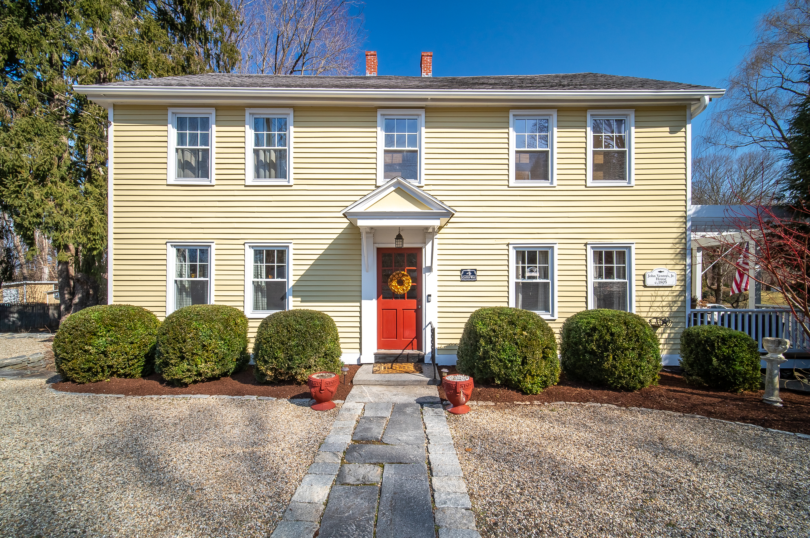 4 Gates Way