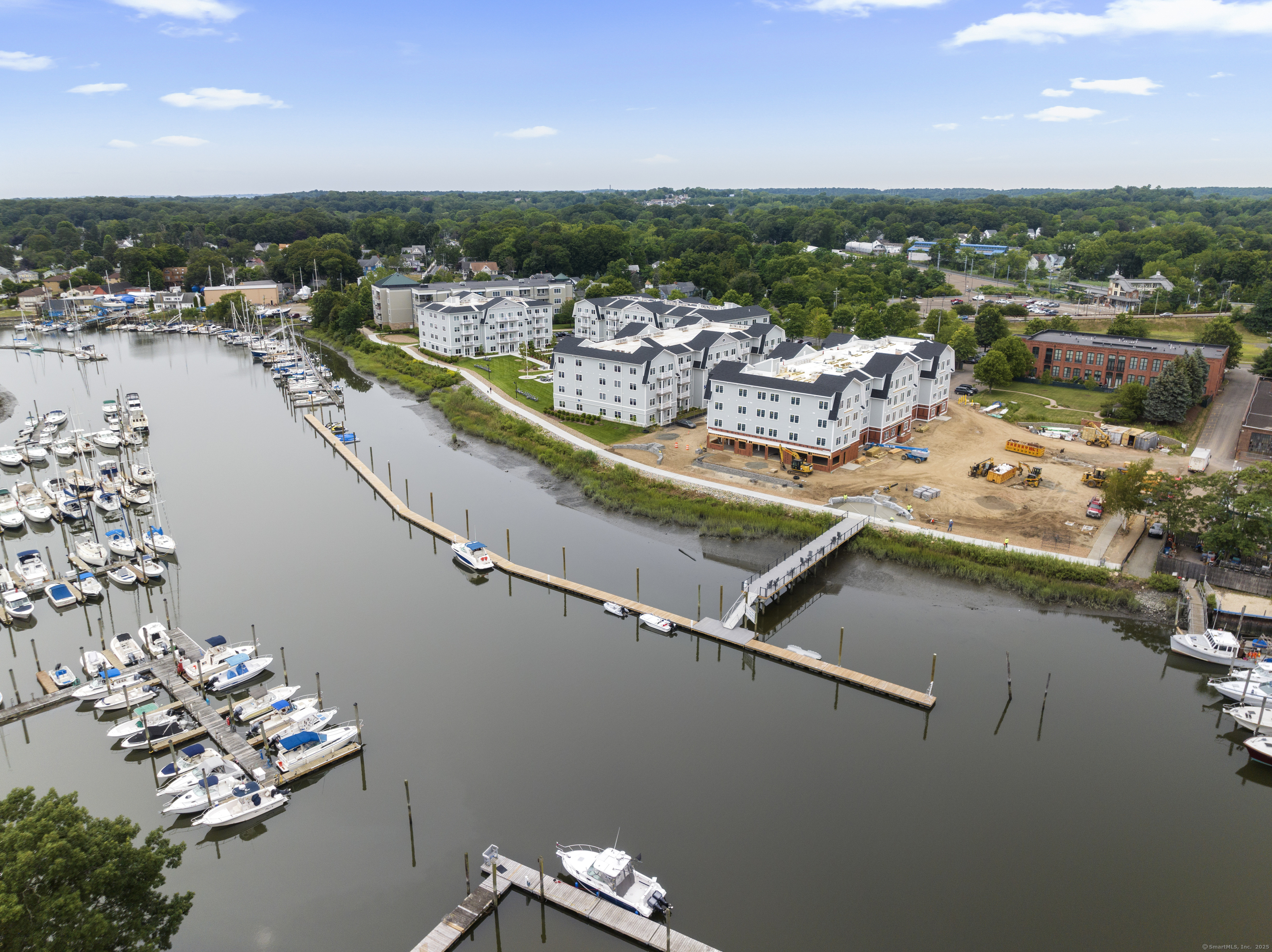 1 Indian Neck Avenue APT 6