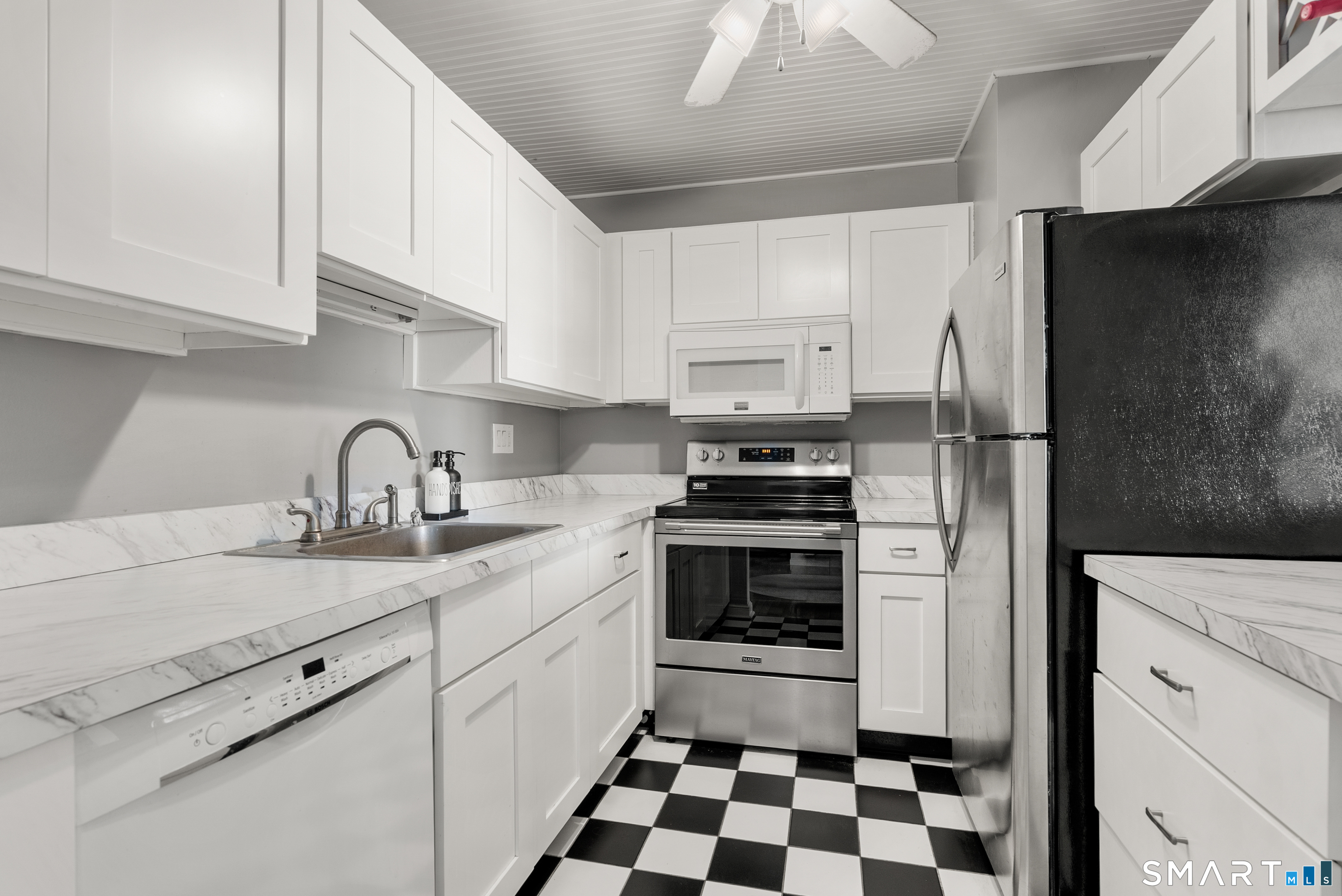 175 South End Road Unit: B10