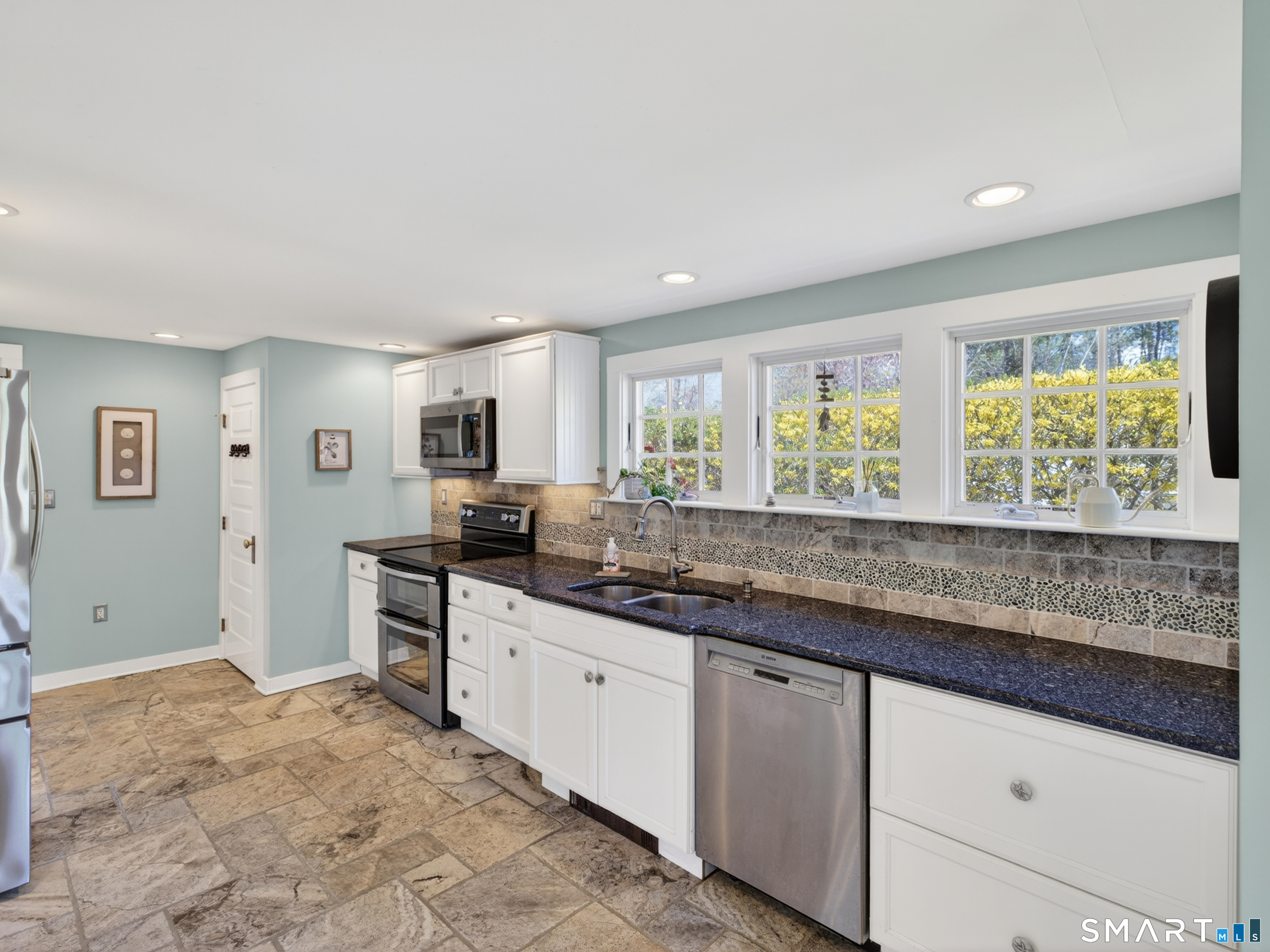 68 Groveway