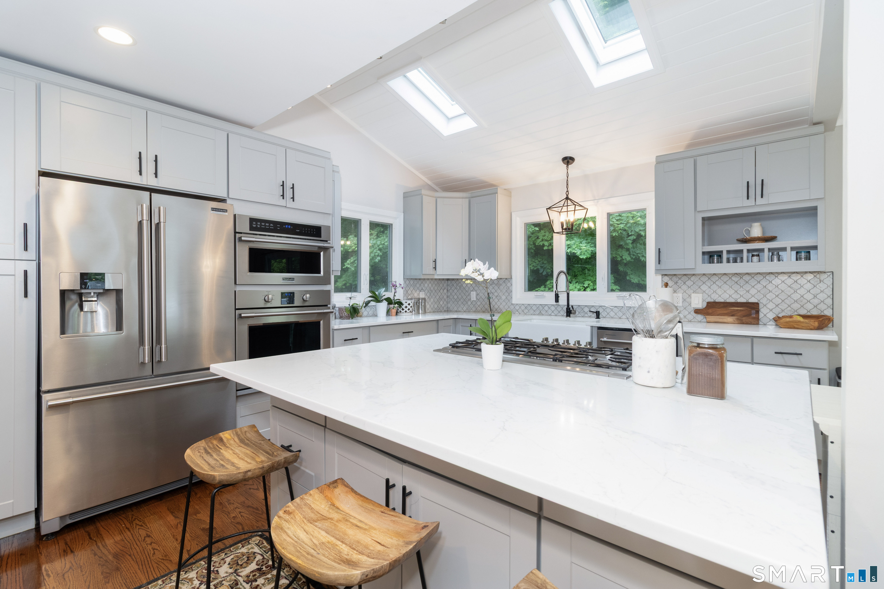 216 Bluff View Drive