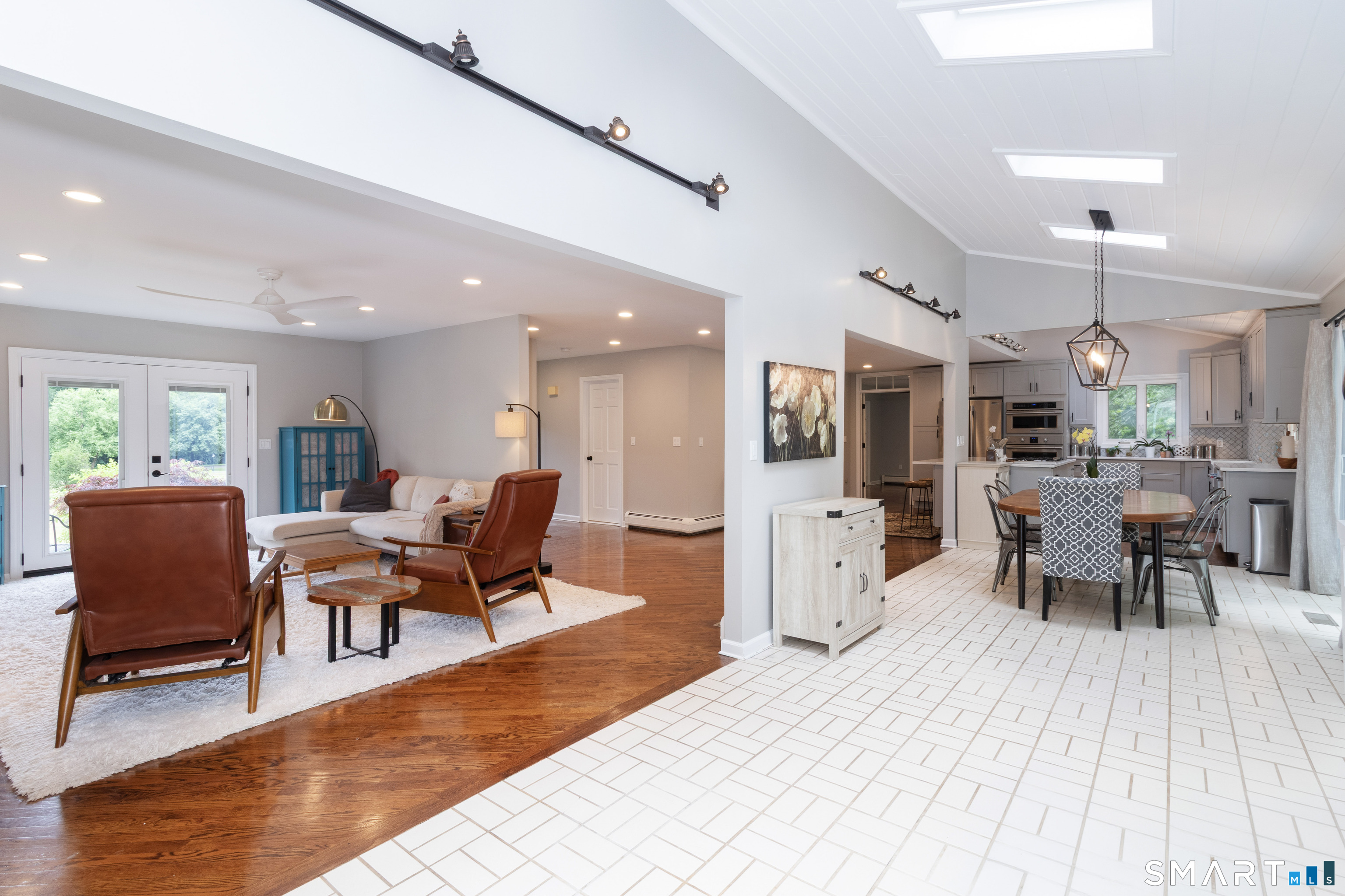 216 Bluff View Drive