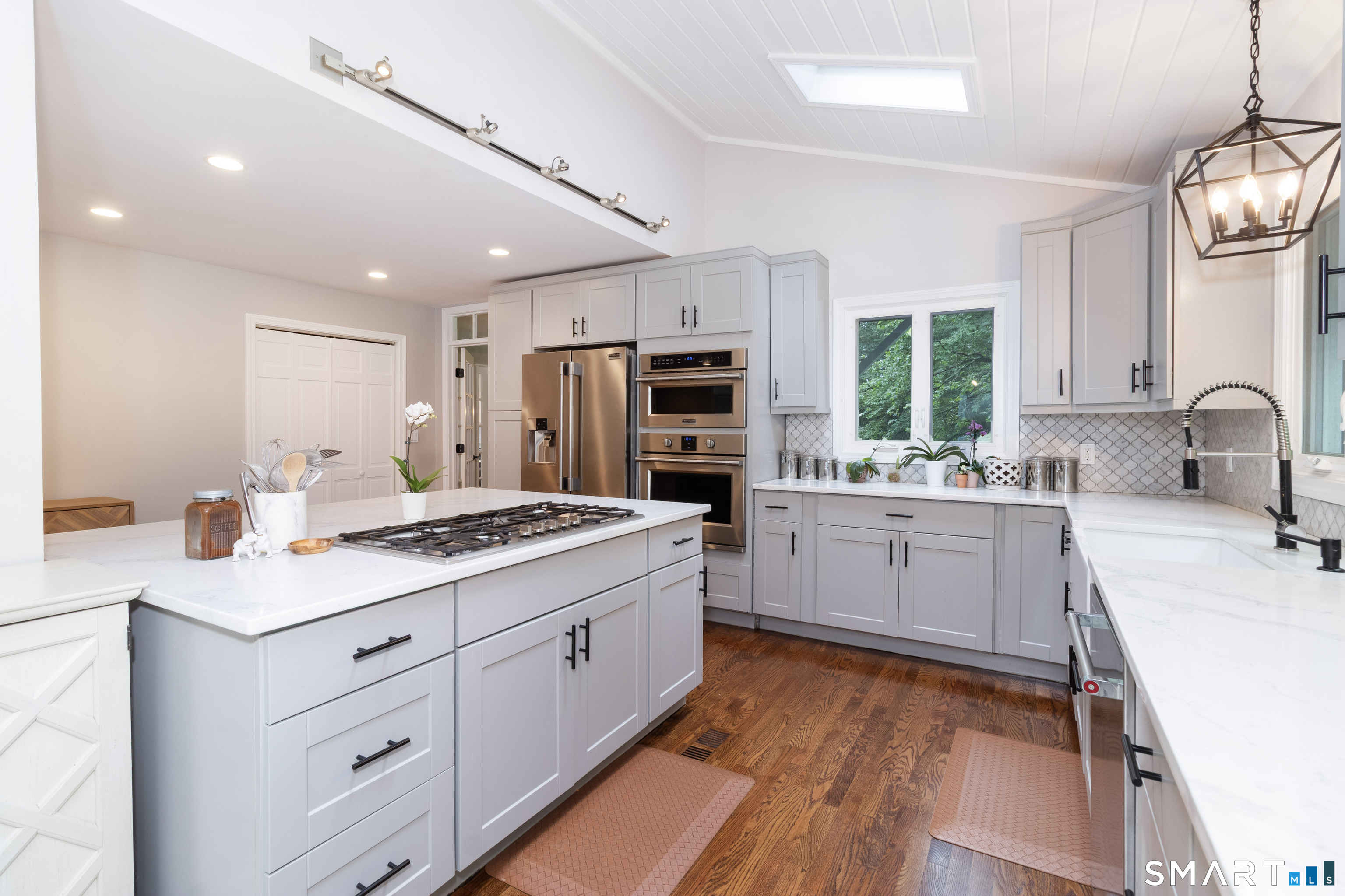 216 Bluff View Drive