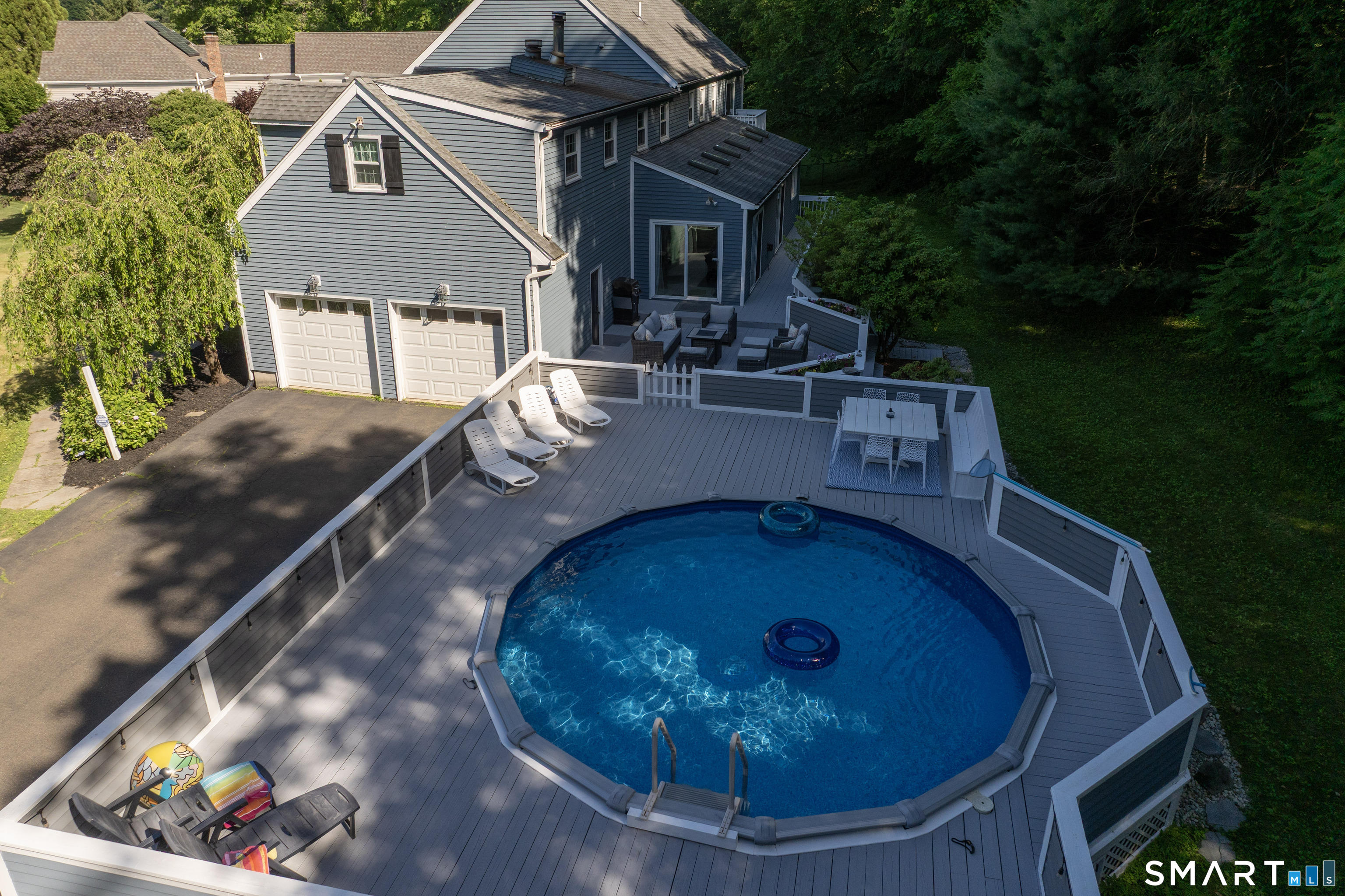 216 Bluff View Drive