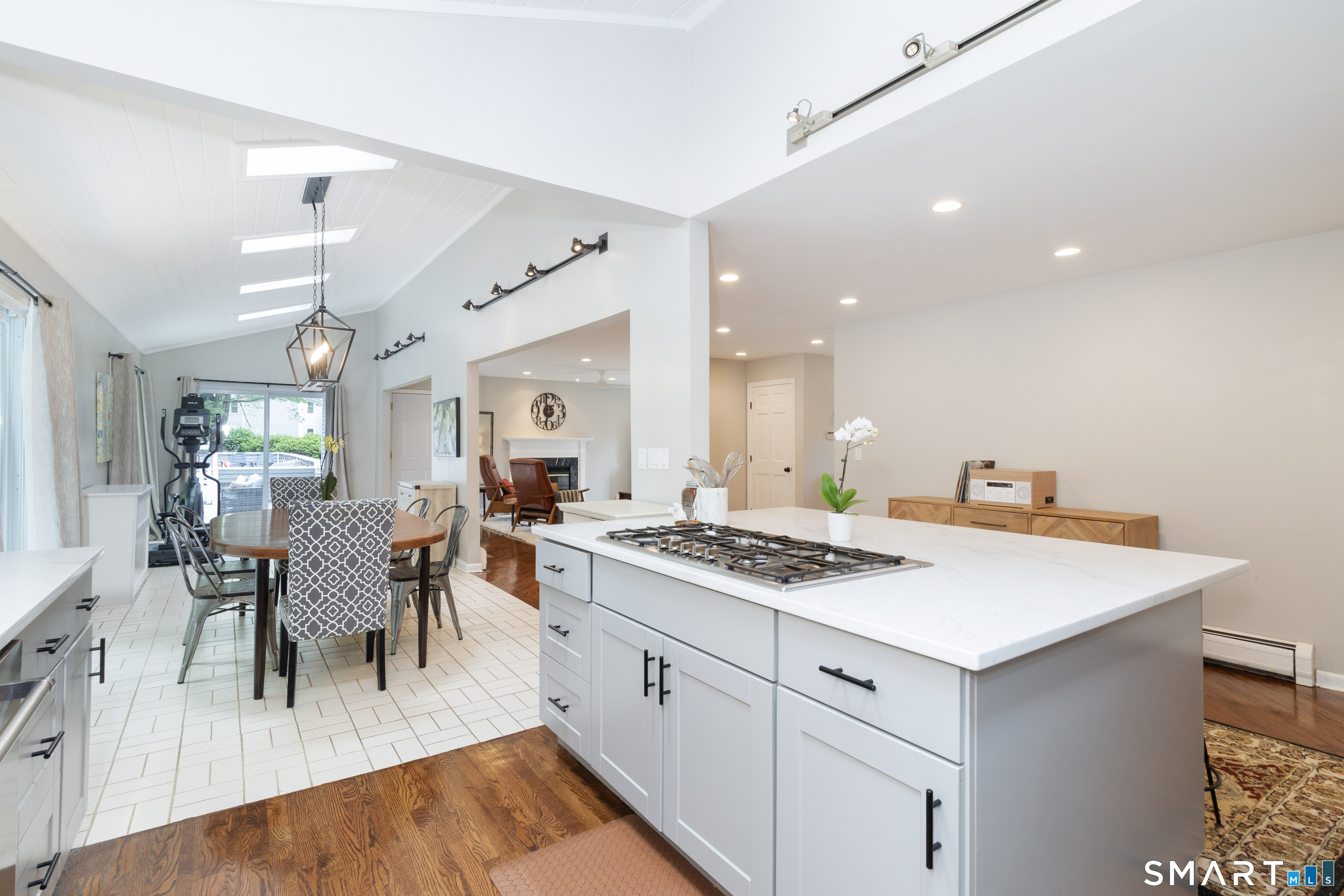 216 Bluff View Drive