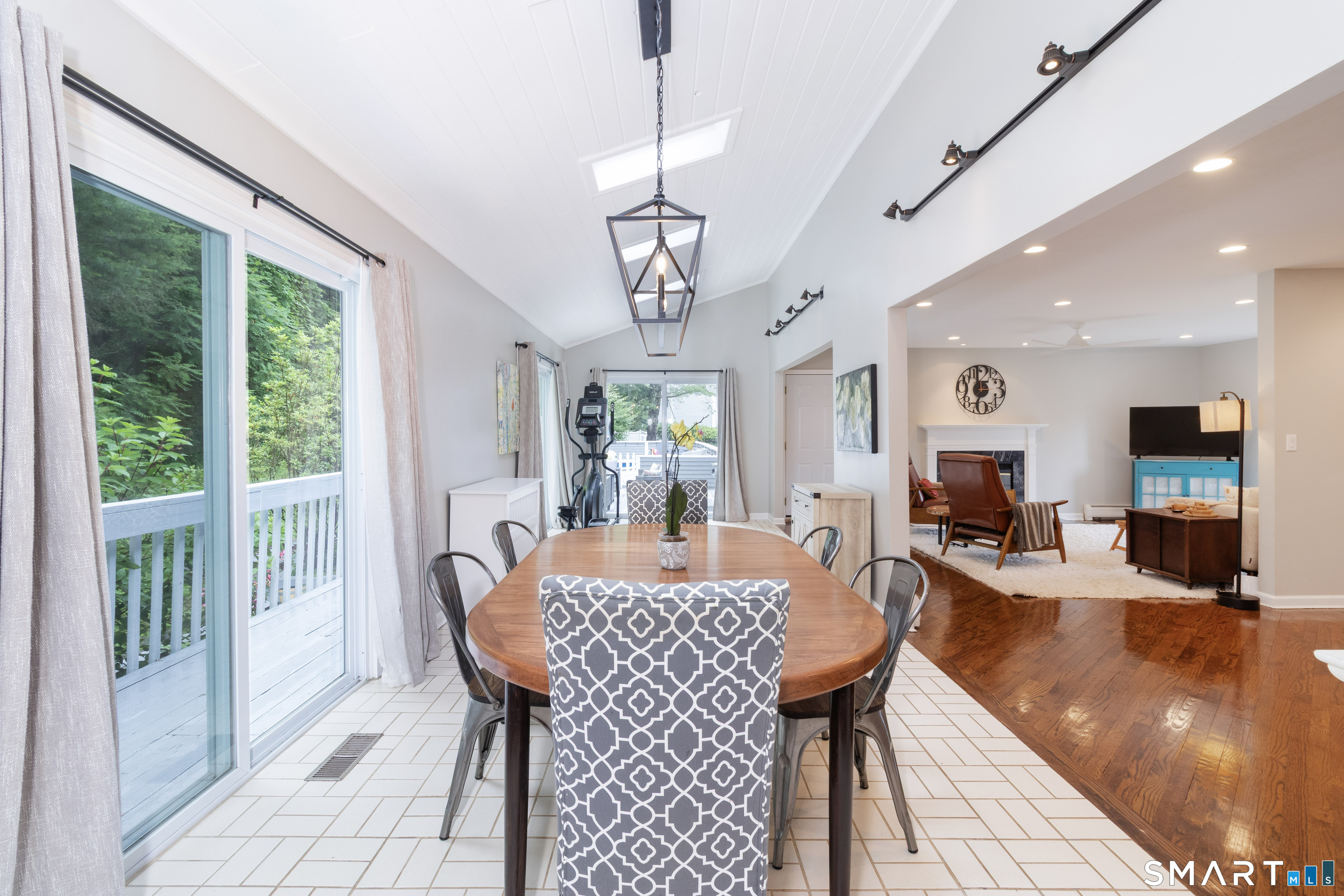 216 Bluff View Drive