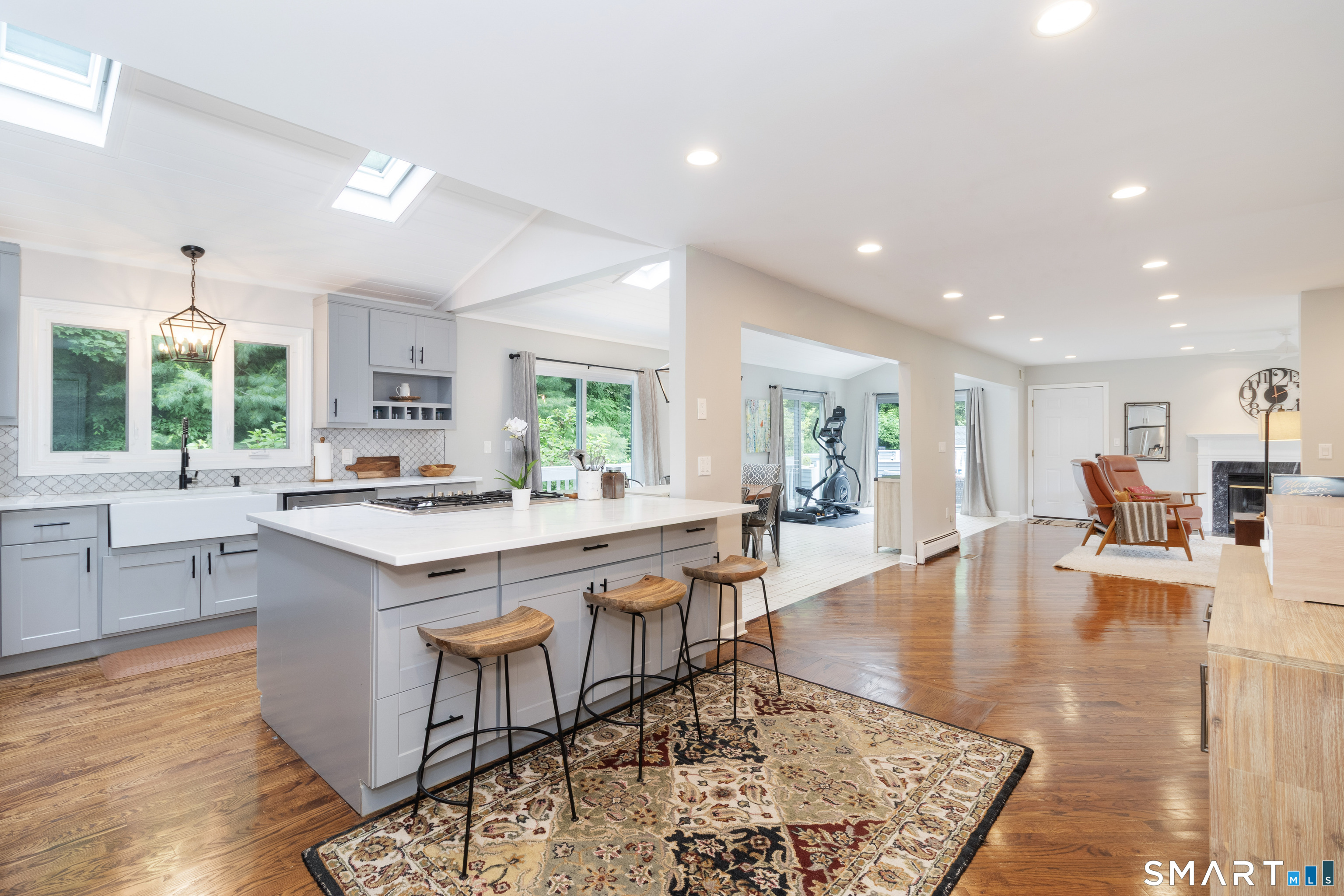 216 Bluff View Drive