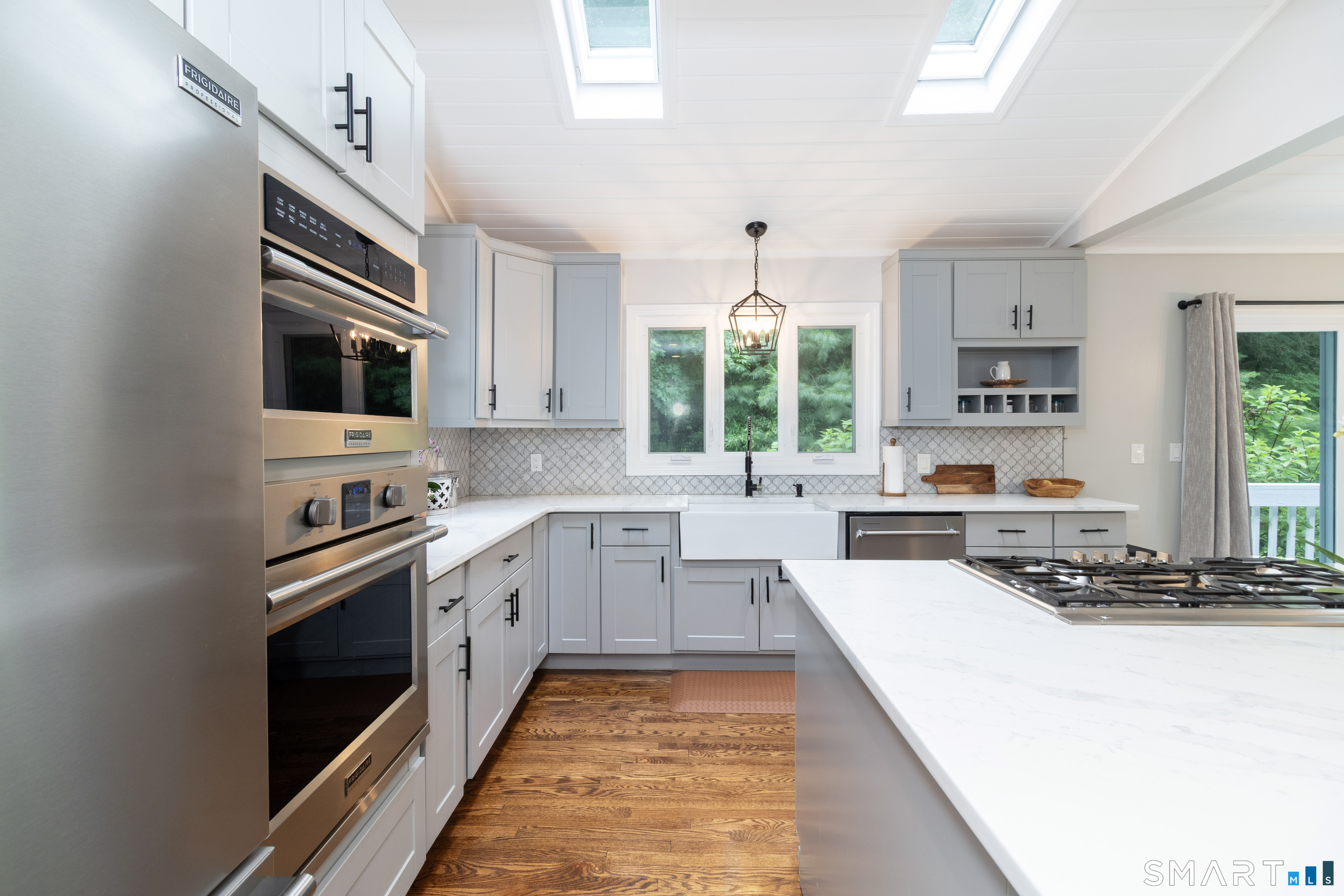 216 Bluff View Drive