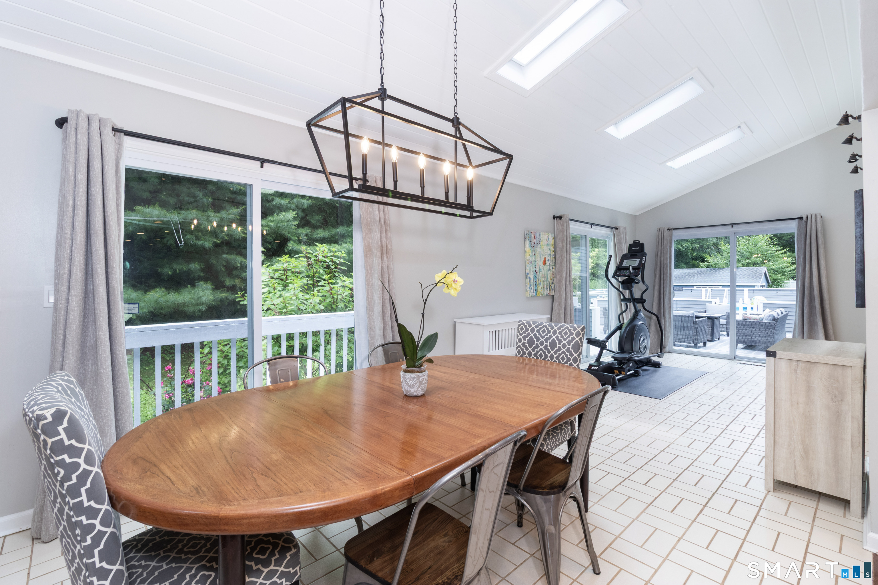 216 Bluff View Drive