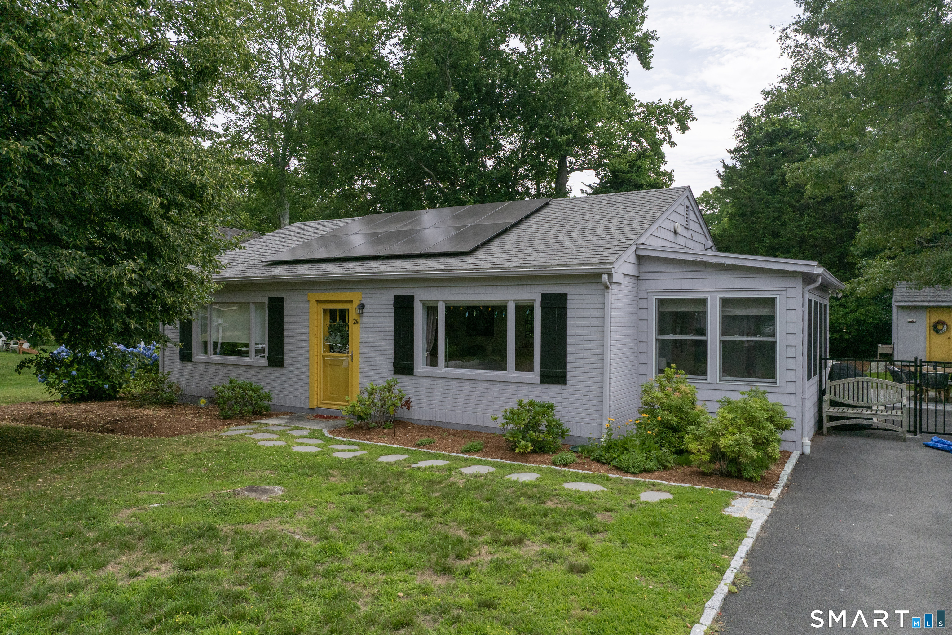 24 Hamilton Drive