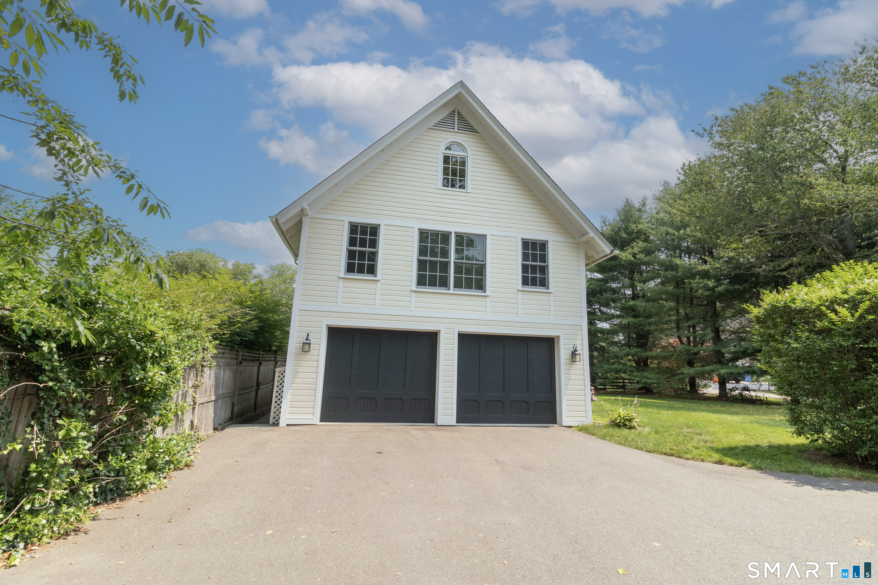 200 Whitfield Street Unit: Carriage House (rear)