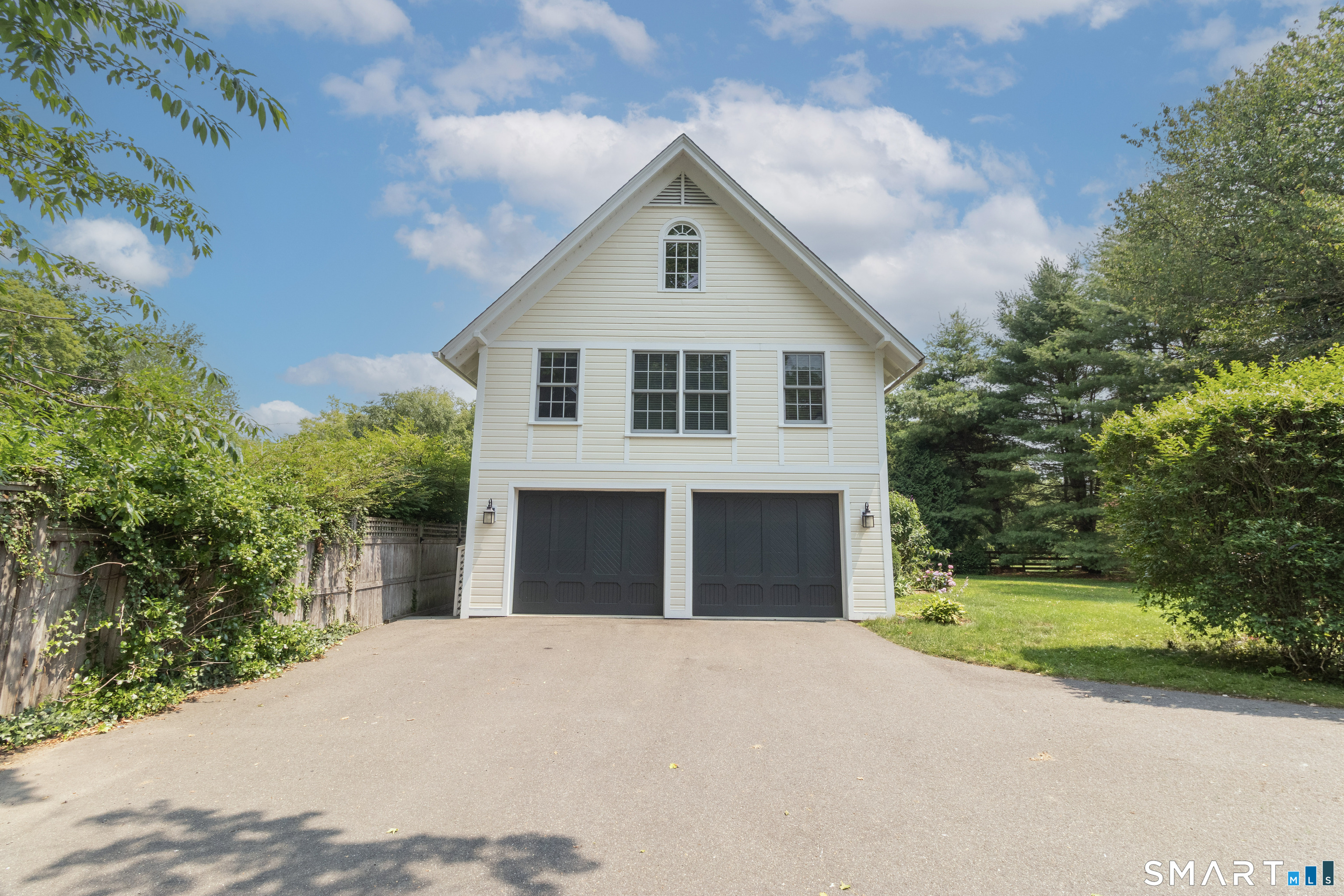 200 Whitfield Street Unit: Carriage House (rear)