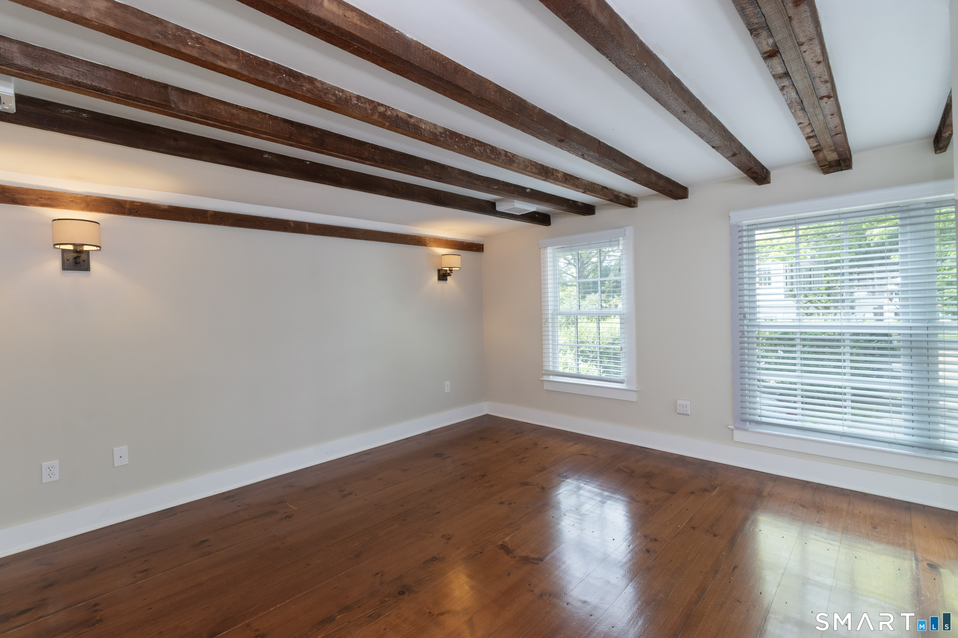 200 Whitfield Street Unit: Carriage House (rear)