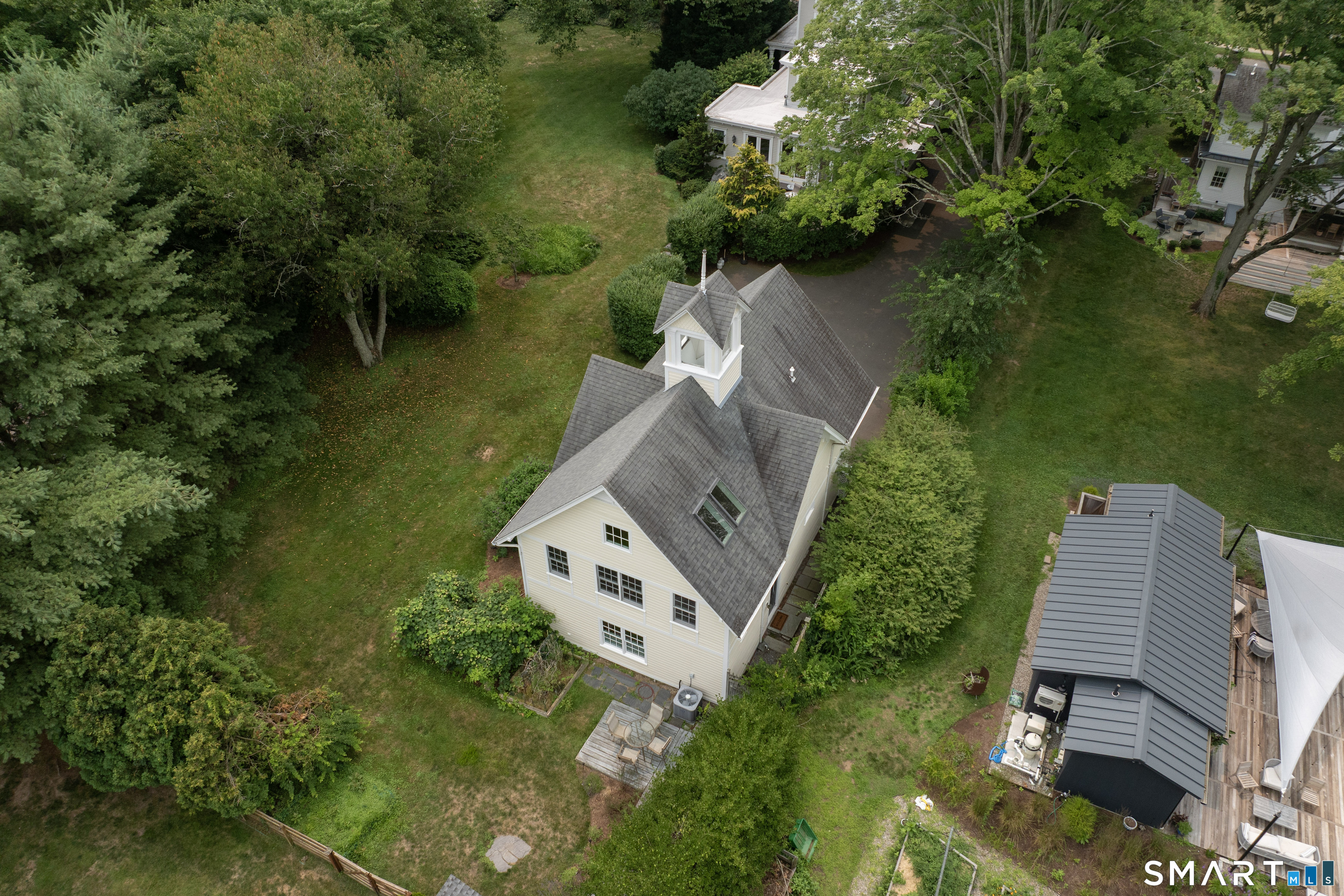 200 Whitfield Street Unit: Carriage House (rear)