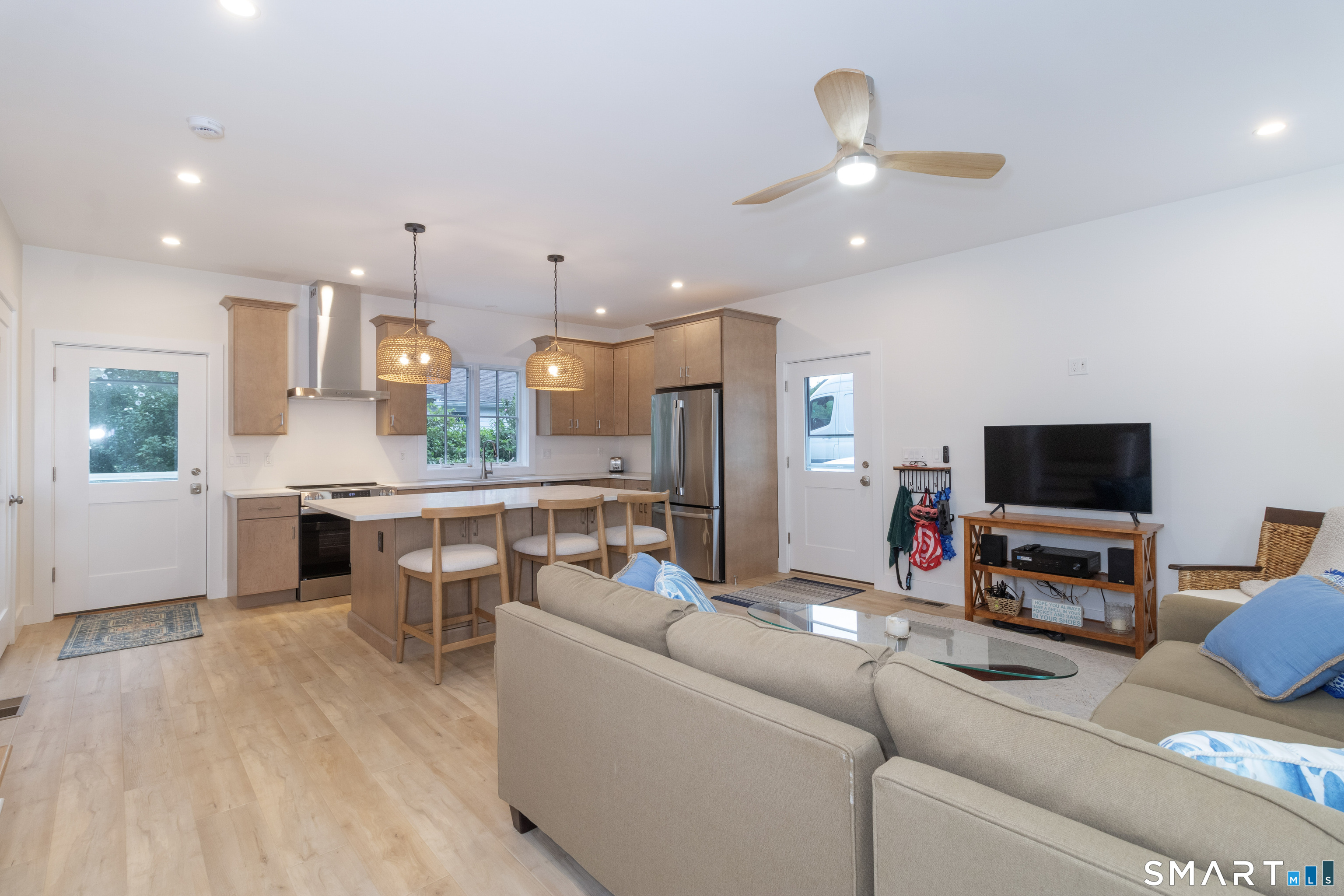 77 Reeves Avenue