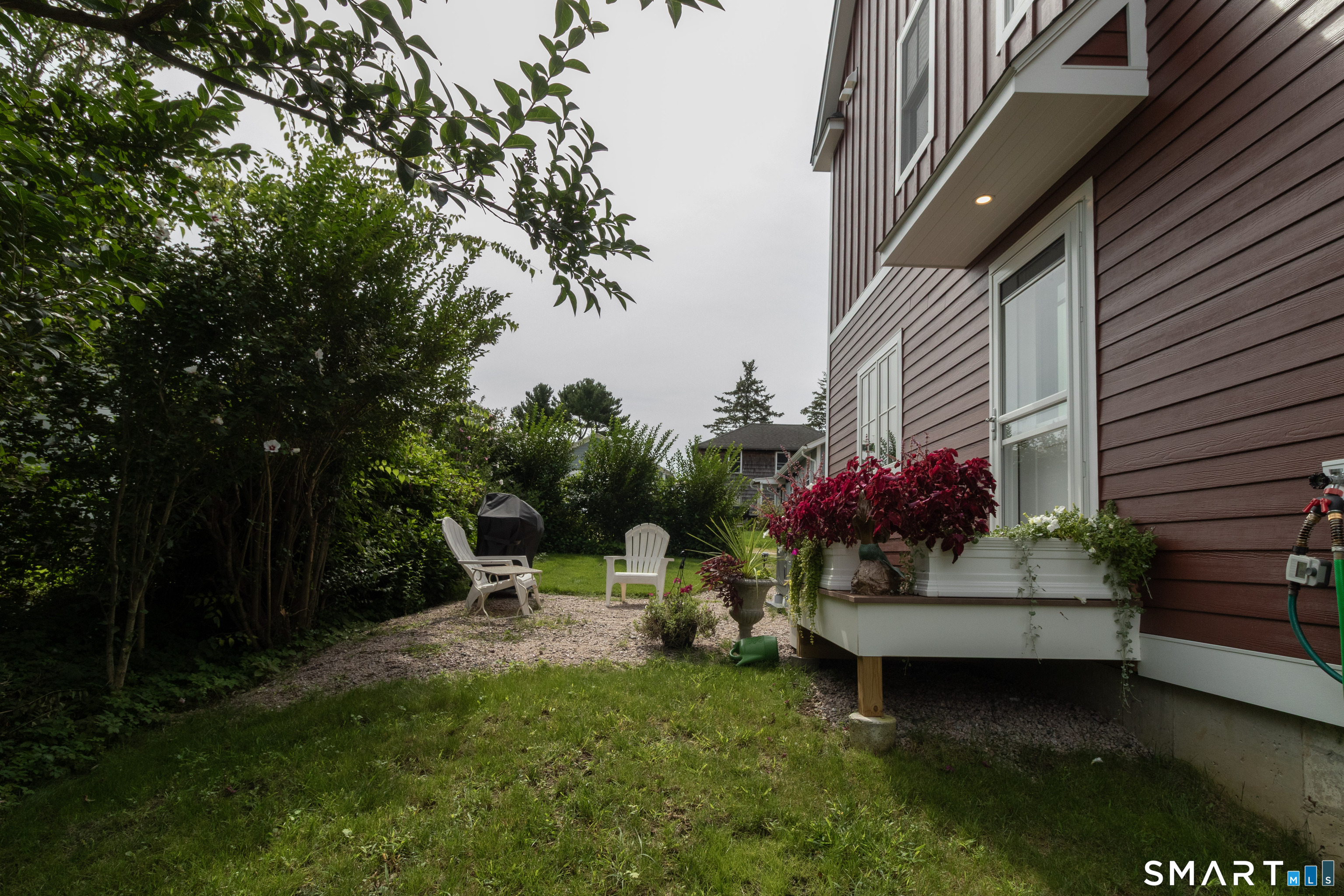 77 Reeves Avenue