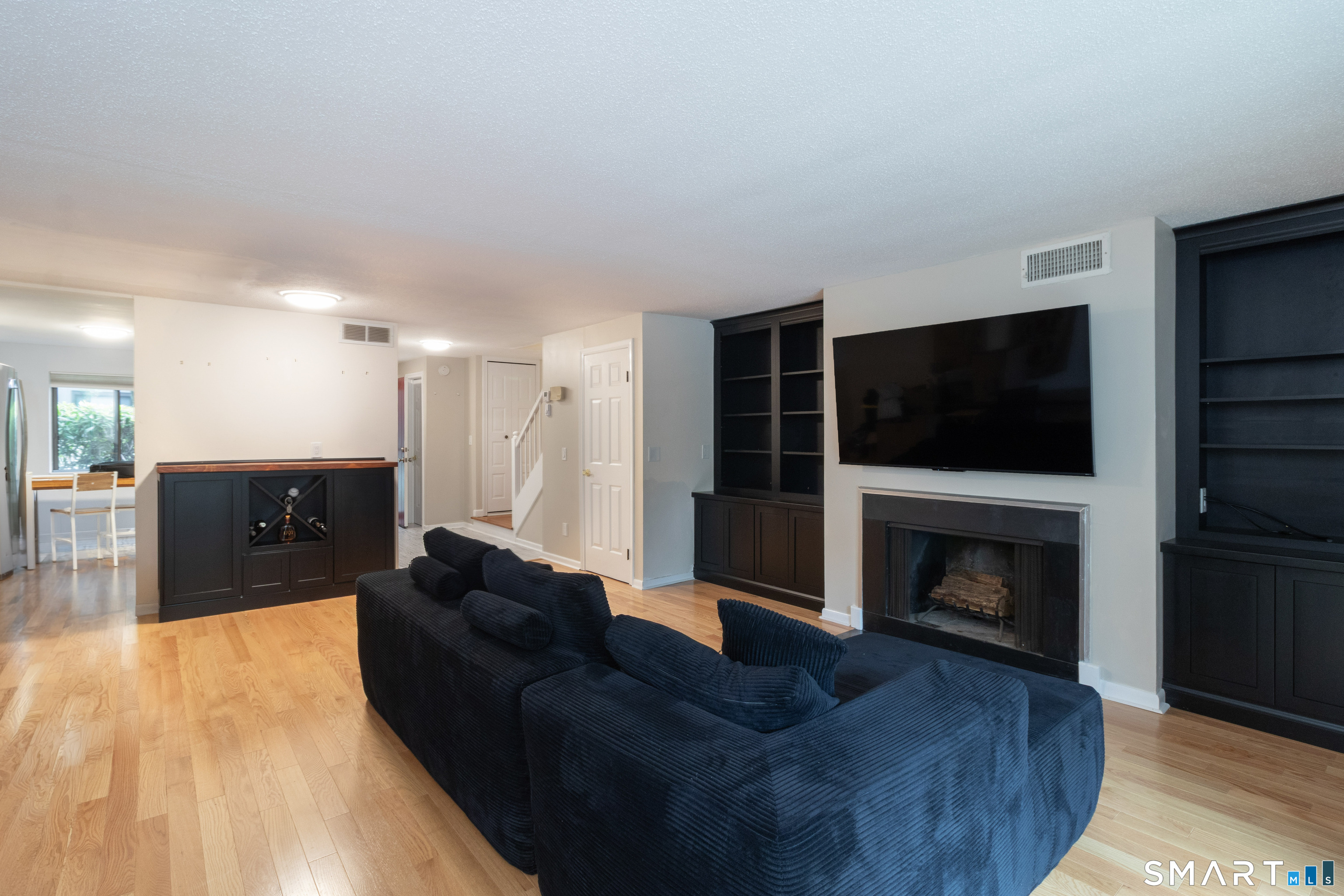 34 Harbour Village