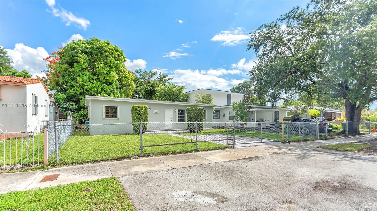 1865 NW 50th St